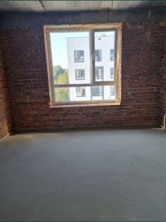 Дуже класна ціна на простору однокімнатну квартиру. - фото 1