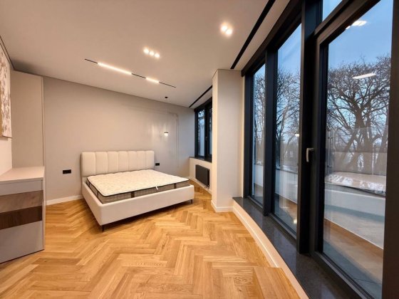 Продаж двох кімнатної квартири з ремонтом у ЖК Парус озеро, парк Івано-Франківськ