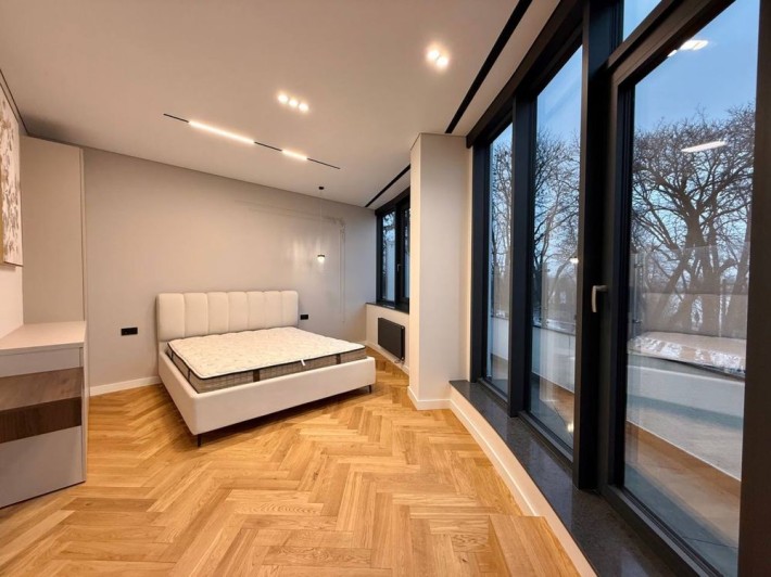 Продаж двох кімнатної квартири з ремонтом у ЖК Парус озеро, парк - фото 1