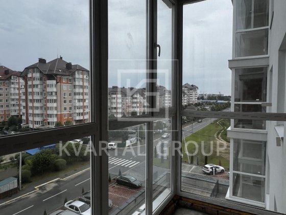 простора 1-кімнатна квартира в сучасному житловому комплексі Іділіка Буча