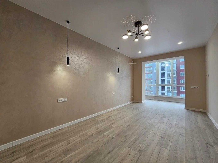 Велика однокімнатна з функціональним плануванням - фото 1