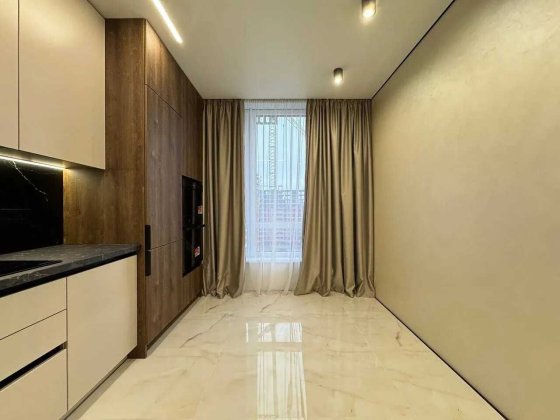 Шикарна півторачка біля озера і парку Ивано-Франковск