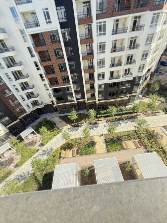 Продається 1-кімнатна квартира площею 40 м² у сучасному будинку. - фото 1