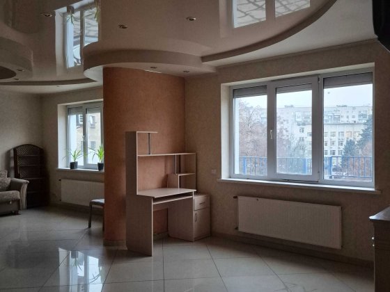 Продається "євродвушка" в центрі міста, по вул. М.Лагунової, 4б Бровари