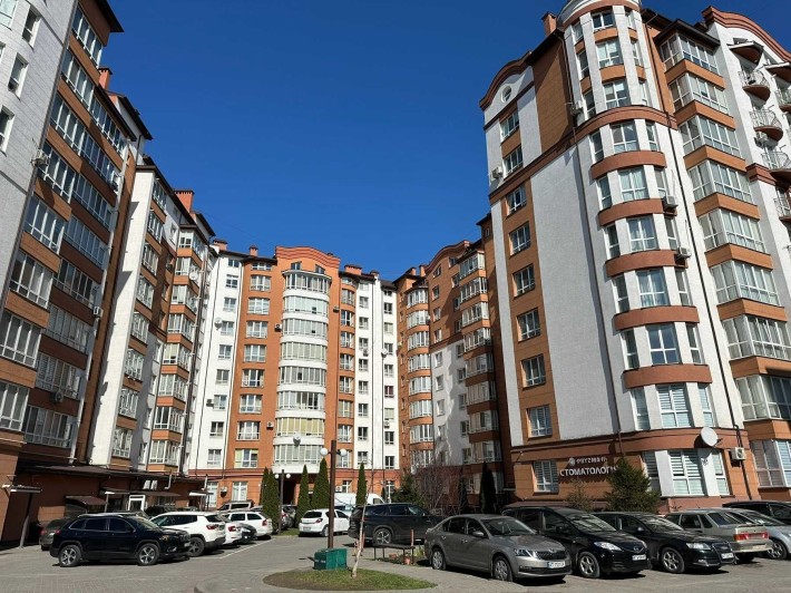 3-кімнатна з чорновим ремонтом, вул.Бандери центральна частина міста - фото 1