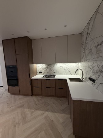 Велика Євро-2к квартира в центрі міста. Газове опалення - фото 1