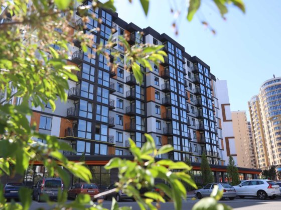 2к за ціною 69700 дол. Розстрочка 12 місяців Вишневое