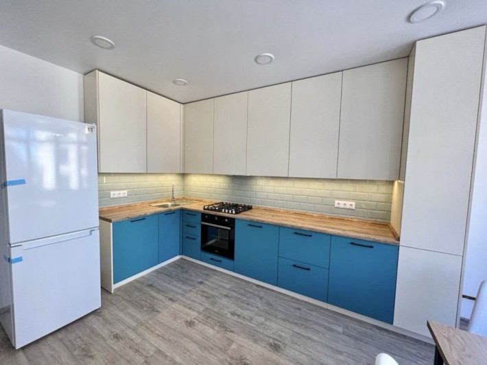 Велика євро 2-к з газом! Є гардероб та балкон! Оформлення 2% - фото 1