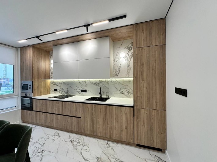 Продаж дизайнерської 1 км квартири поруч з озером - фото 1