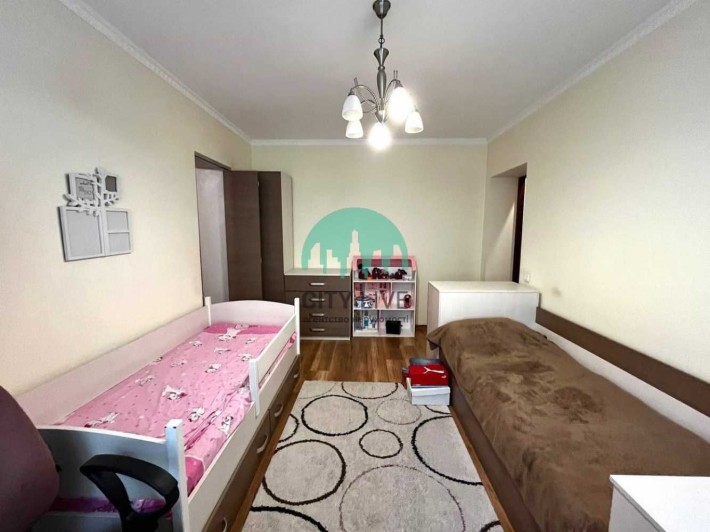 Простора 3-кімнатна квартира в затишному районі міста -Каскад (38) - фото 1