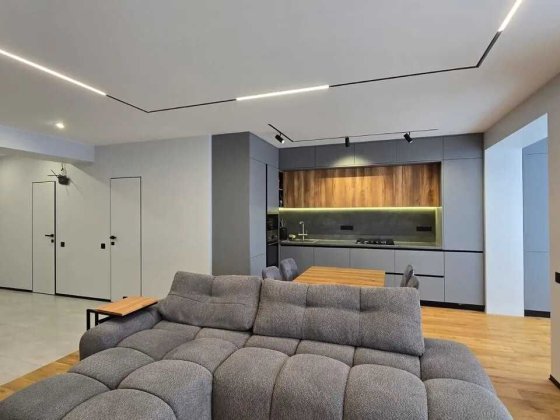 Трикімнатна з ремонтом в центрі міста Івано-Франківськ