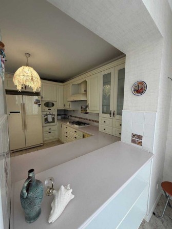 Велика 3к квартира з якісним ремонтом,кухня 40м2. Оформлення-2% - фото 1