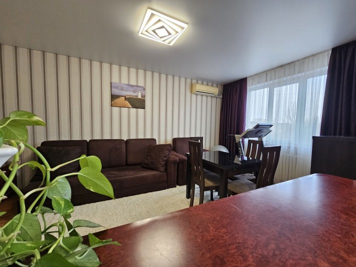 Продам 3х комнатную квартиру (Чешку) с ремонтом , мебелью, техникой - фото 1