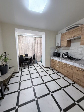 Євро 2 кімнатна квартира з якісним ремонтом поруч Парк Швидкий виїзд! - фото 1