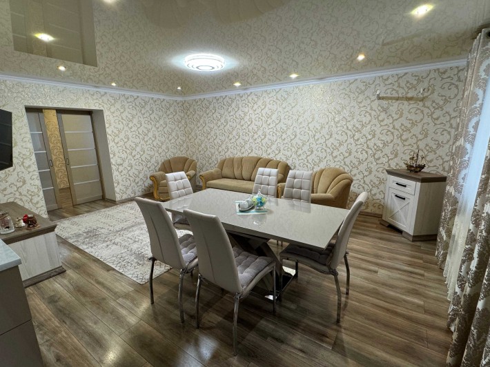 4-х кімнатна квартира  з автономним опаленням - фото 1