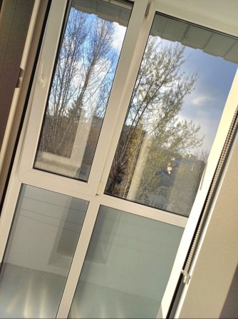 Квартира в центрі біля зупинки з ремонтом та меблями ! - фото 1