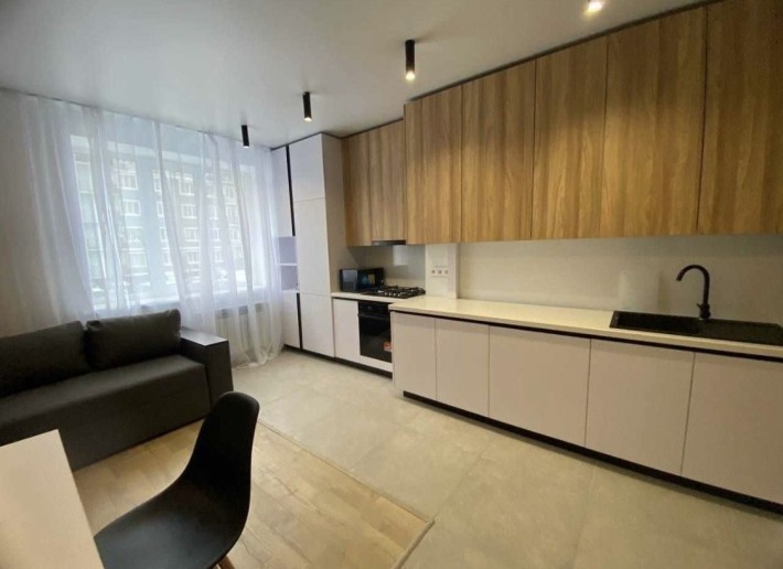 Двокімнатна квартира, хороший ремонт, заходь і живи! - фото 1