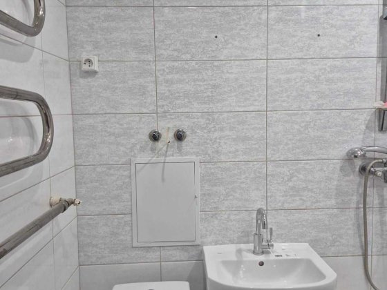 ПРОДАМ 2-кімн. Центр 3-5 цегл.будинку Кременчуг