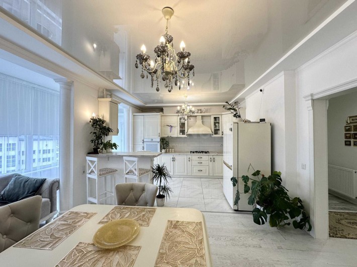 Шикарна 3кім. квартира в ЦЕНТРІ 98м2 - фото 1