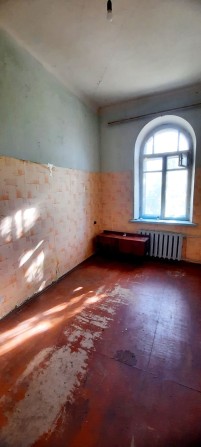 СРОЧНО! Продам Сталинку в Центре под ремонт. - фото 1