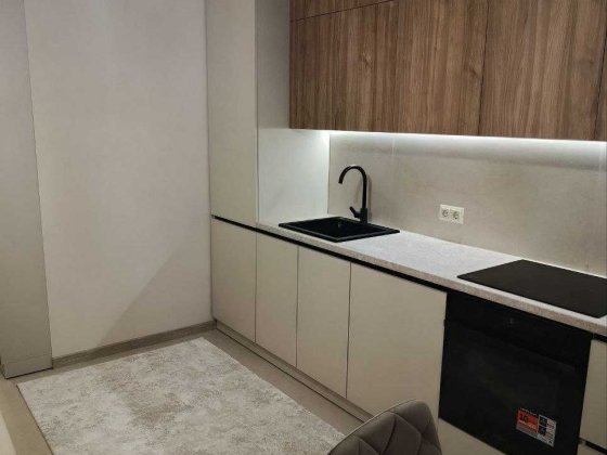 продам комфортну 1 кімнатну квартиру  з меблями Івано-Франківськ