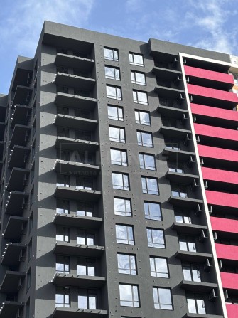 Продається 1 кімнатна квартира  ,готова  в центрі  міста - фото 1