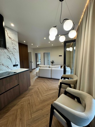 Двокімнатна квартира в жк Ютландія! Новий Ремонт! Тераса! Бізнес клас! - фото 1