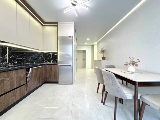 Центр міста, двостороннє планування, повінстю укомплектована! Івано-Франківськ