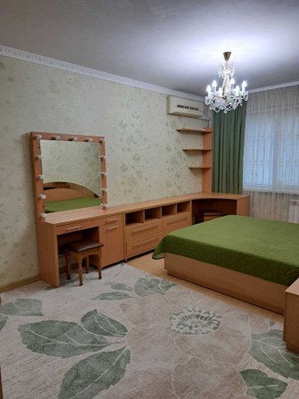 2-х кім. квартира в нагірній частині (меблі, техніка, інфраструктура) - фото 1