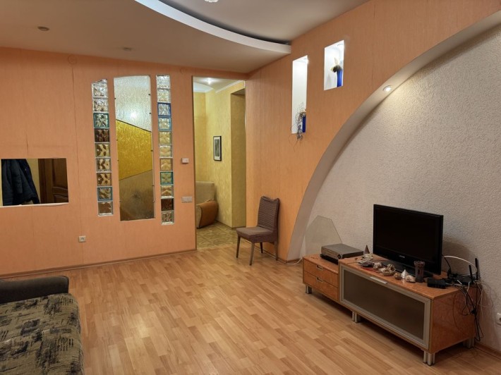 3-х Сталинка  с газовой автономкой, Рязанова 11, Святогеоргиевская - фото 1