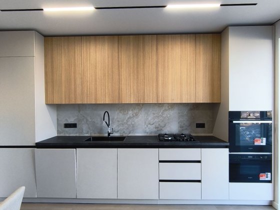 Продам укомплектовану 2-кімнатну квартиру в центрі! Івано-Франківськ