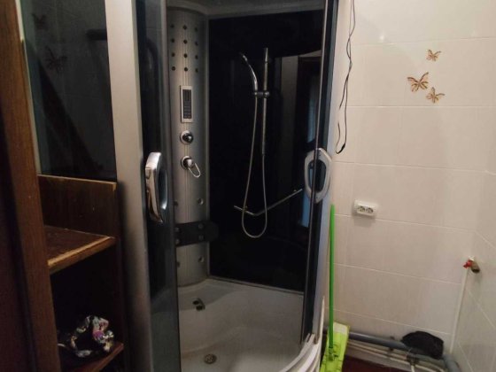 Продається 3х кімнатна кв-ра мк-н Сонячний б.40  4 /9 поверхового буд.