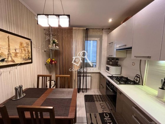 Продаж 3-кімнатної квартири на Бульварі Вечірьому Кривой Рог