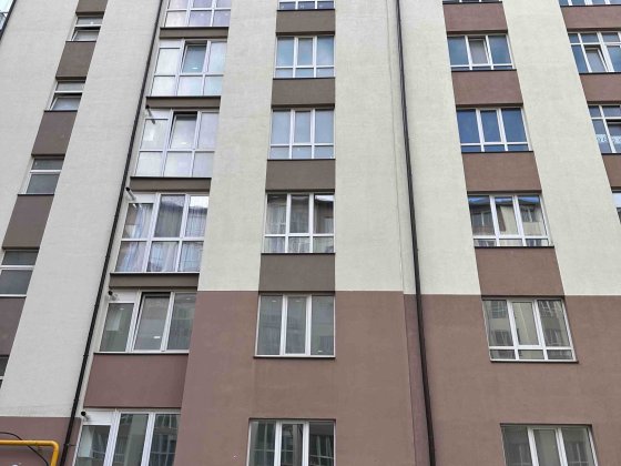 Зданий і обжитий будинок Івано-Франківськ