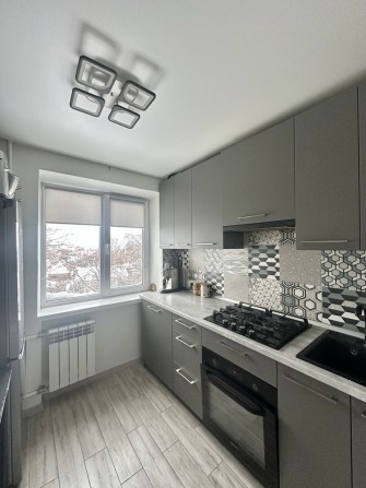 Квартира з ремонтом та меблями у Луцьку - фото 1