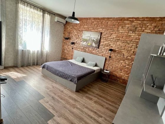 Продаж стильної студії на проспекті Миру