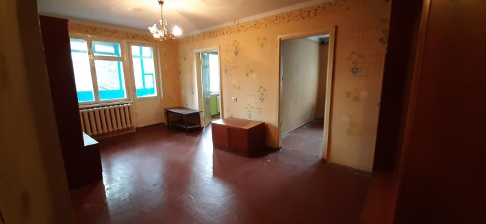 4 кімн. кв., 61 кв. м, 3/5, р-н Миру, Кременчук, під  ремонт, власник! - фото 1