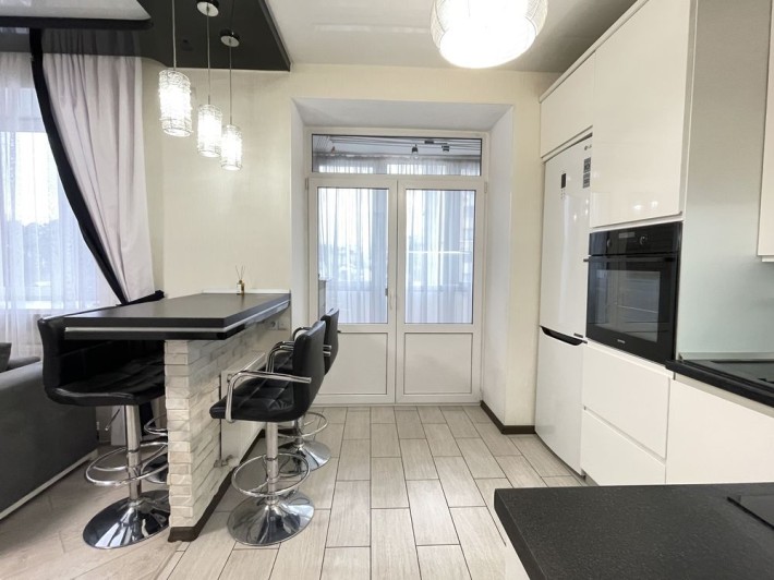 2 кімнатна квартира з ремонтом в центрі міста - фото 1