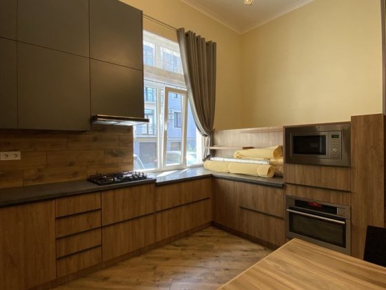 Сучасна 2-кімнатна квартира 98 м² з сауною у центрі на Озаркевича Івано-Франківськ