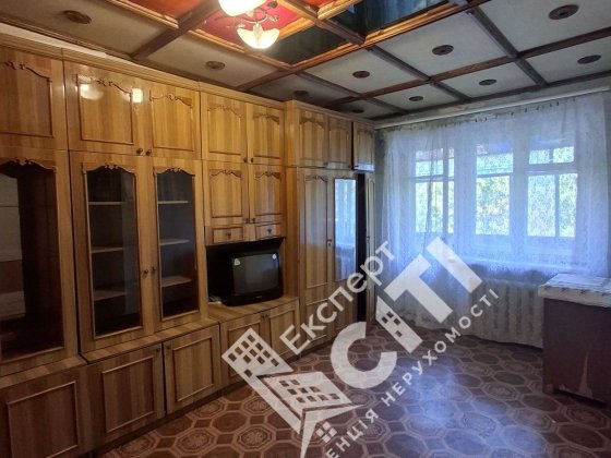 Продам 1 кім.44 квартал.