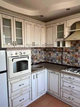 Продам чарівну квартиру в чудовому районі - фото 1