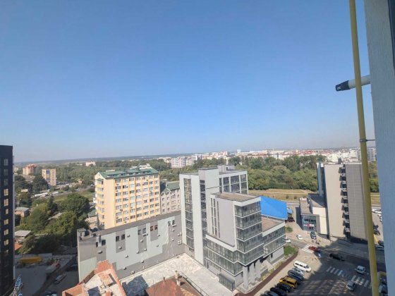 продаж здана, видова велика 2к в Центрі. Івано-Франківськ