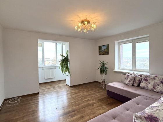 Велика 2к квартира в чудовій локаціі Івано-Франківськ