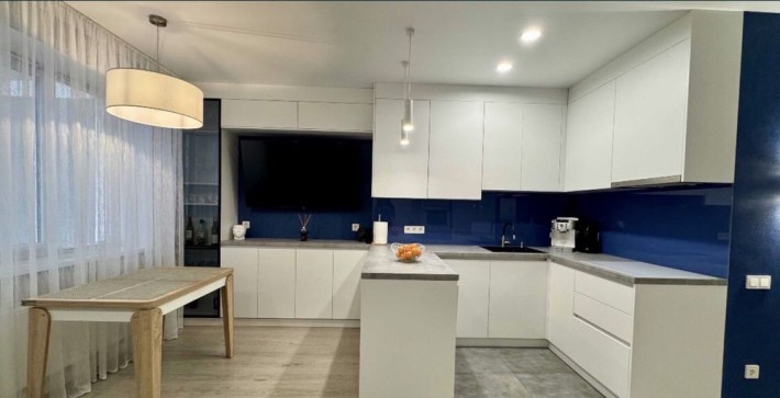 Двокімнатна квартира з гарним ремонтом - фото 1