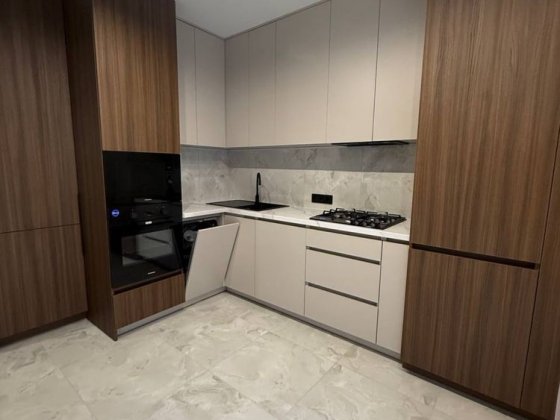 ЖК Бізнес класу! Є балкон, гардероб ! Сучасний ремонт! Ирпень