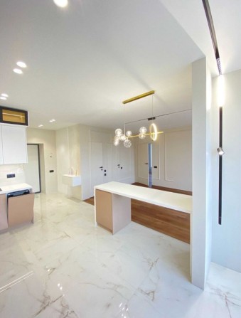 Собственник. Продается просторная и уютная квартира со своим парком - фото 1