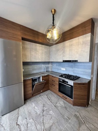 Терміново! 2км квартира в новобудові з меблями та технікою - фото 1