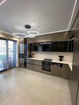 Продається трикімнатна квартира - фото 1