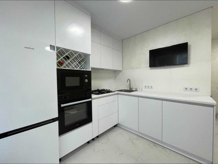 Терміново!!! Квартира з ремонтом в новобудові - фото 1