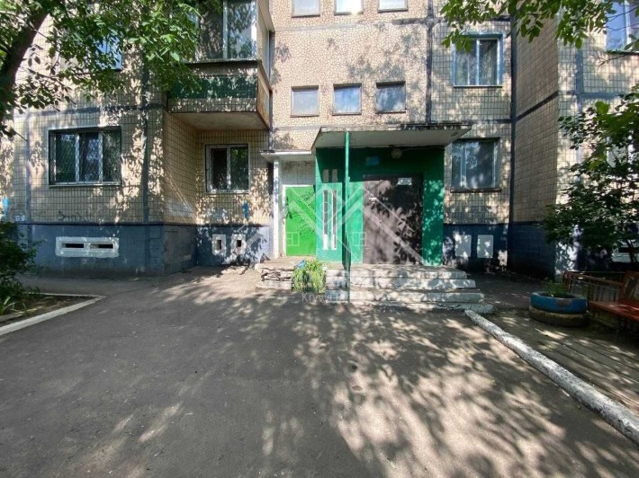 Продається 2-к. кв.  з двома лоджиями , мкрн. Сонячний! - фото 1